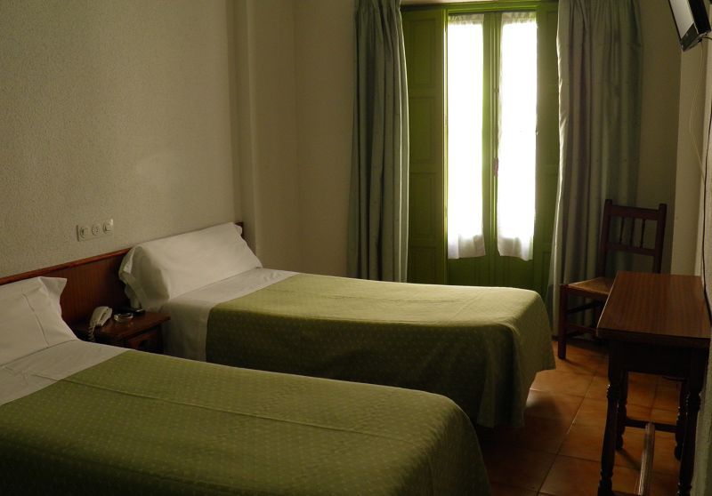 Nuria Hostal Мадрид Екстер'єр фото